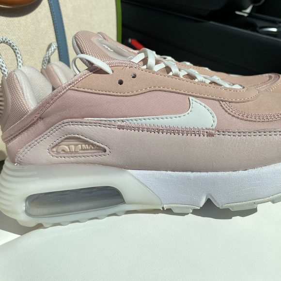 Nike Womens Air Max 2090 Pink Oxford Summit White - Picture 13 of 16